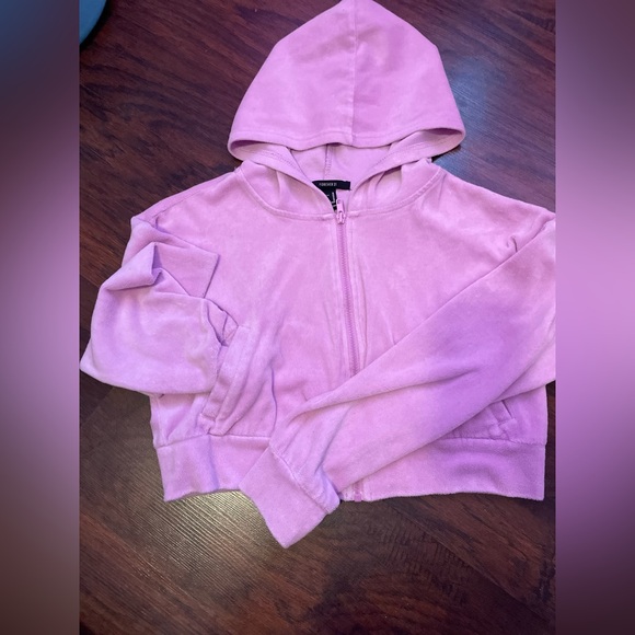 Forever 21 - Picture 2 of 2